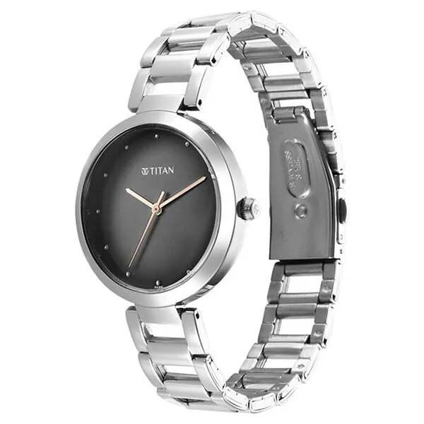 Đồng Hồ Nữ Titan Workwear Quartz Analog Black Dial Silver Stainless Steel Strap Watch 2480SM13 Màu Đen - Bạc