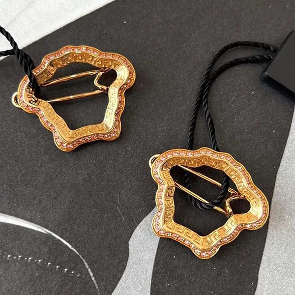 Kẹp Tóc Versace Hair Clip 10041101A006214J310 Màu Vàng Phối Hồng D-HH