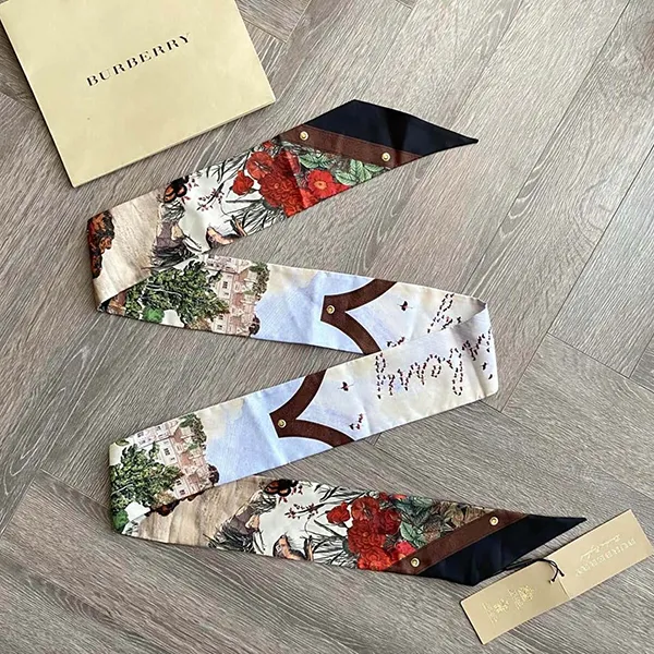 Khăn Nữ Burberry Silk Square 80446981 Màu Xanh Họa Tiết