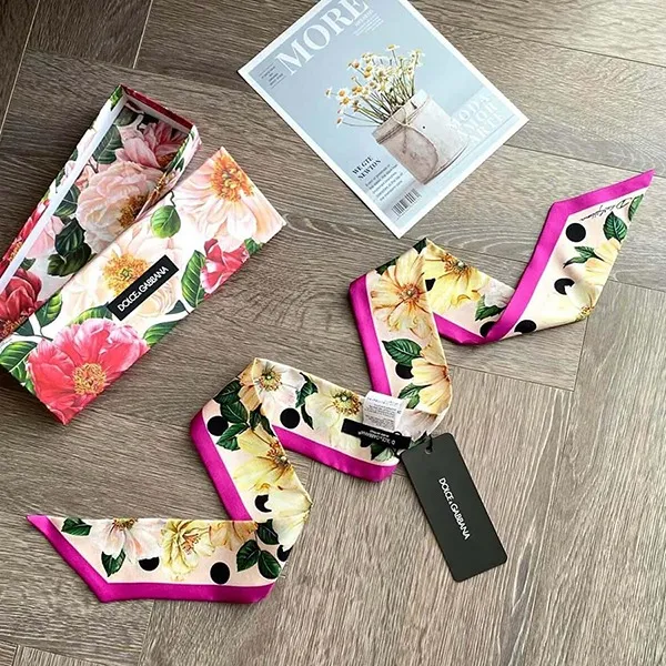 Khăn Nữ Dolce & Gabbana D&G Floral Print Silk Scarf FS215AGDV62HF2AHPZ Màu Hồng Tím D-HH - Thời trang - Vua Hàng Hiệu