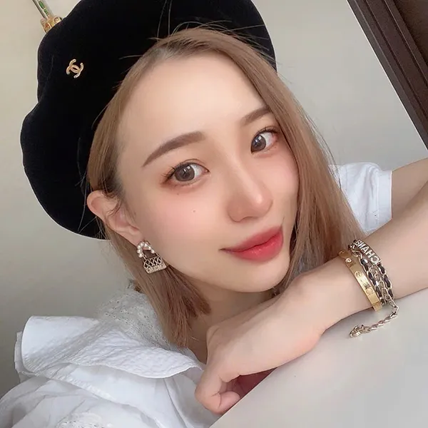 Khuyên Tai Nữ Chanel Quilted Bag Motif Faux Pearl Dangling Earrings Gold Màu Vàng