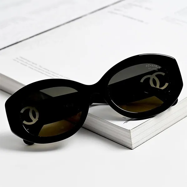 Kính Mát Nữ Chanel Sunglasses 0CH5528 C501W1 Black Màu Đen