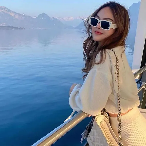 Kính Mát Nữ Prada Transparent Sunglasses 08Y Màu Trắng