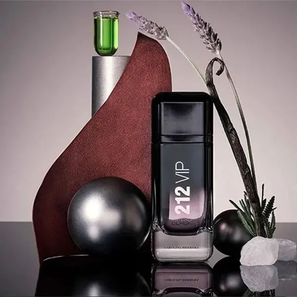 Nước Hoa Nam Carolina Herrera 212 Vip Black EDP 100ml