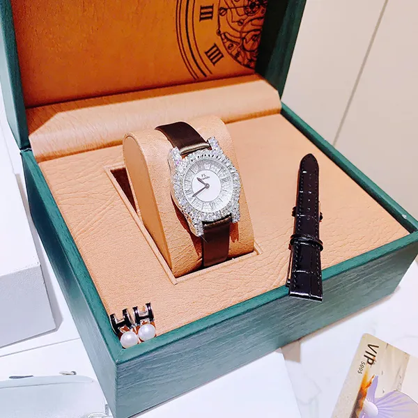 Đồng Hồ Nữ FL Franklin Quartz Watch FL-FL9099 Màu Nâu Bạc (Tặng Kèm Khuyên Tai + Dây Da)