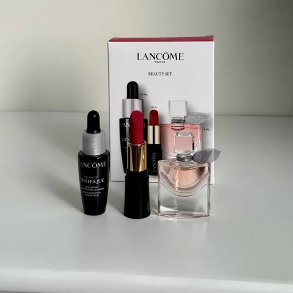 Set Nước Hoa + Serum + Son Môi Nữ Lancôme La Vie Est Belle Beauty 3 Món
