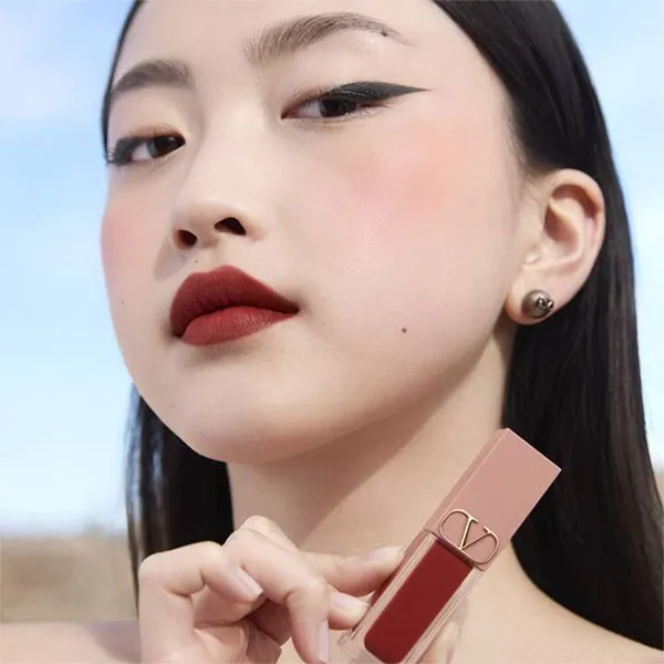 Son Kem Valentino Liquirosso 2 In 1 Lip & Blush Soft Matte Color 111A Undressed Velvet Màu Đỏ Cherry