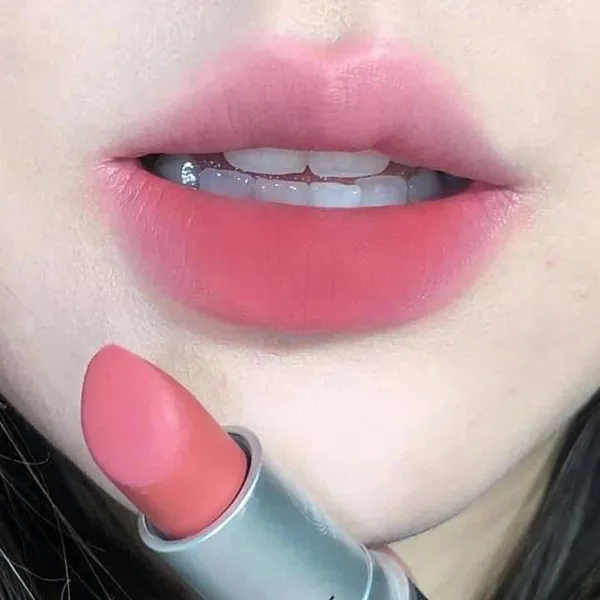 Son MAC Powder Kiss Lipstick Matte 923 Stay Curious Màu Hồng Đất 3g