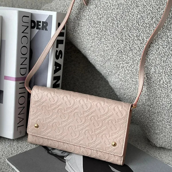 Túi Đeo Chéo Nữ Burberry Leather Long Wallet Pink 80104781 Màu Hồng