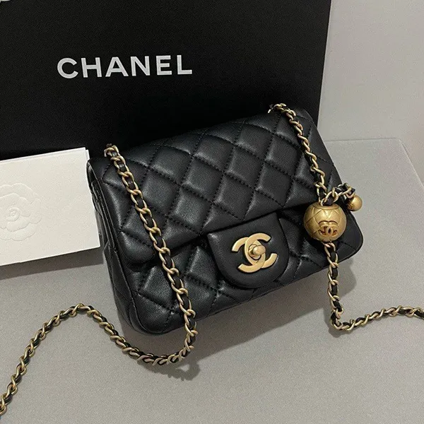 Túi Đeo Chéo Nữ Chanel 7 Charm Ball Crossbody Bag Màu Đen