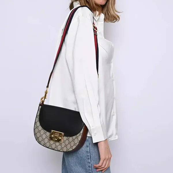 Túi Đeo Chéo Nữ Gucci GG Supreme & Leather Padlock Medium Messenger Crossbody Bag Màu Be Phối Đen