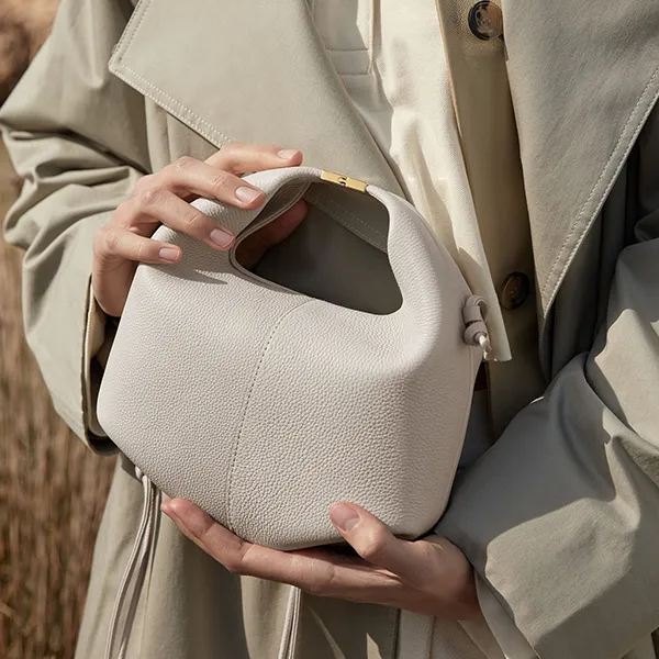 Túi Xách Tay Nữ Polène Béri Crossbody Bag Edition Textured Chalk Màu Trắng Ngà