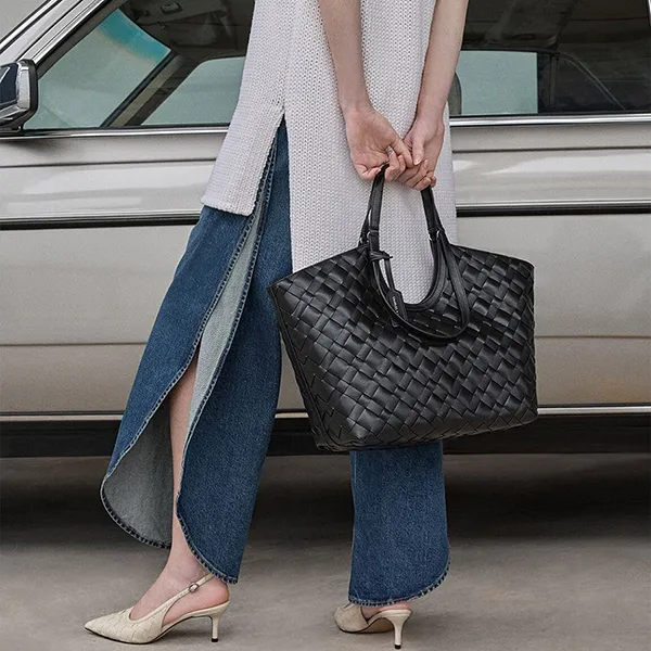 Túi Đeo Vai Nữ Charles & Keith CNK Ivette Woven Tote Bag Noir CK2-30701583 Màu Đen