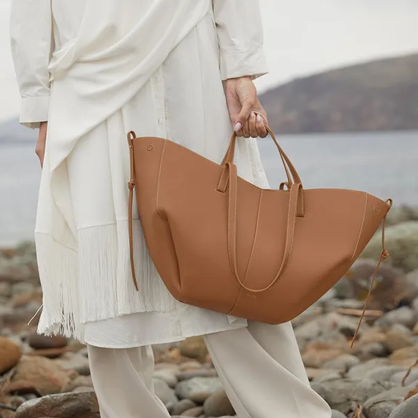 Túi Đeo Vai Nữ Polène Cyme Edition Regular Textured Camel Shoulder Bag Màu Nâu N-QL