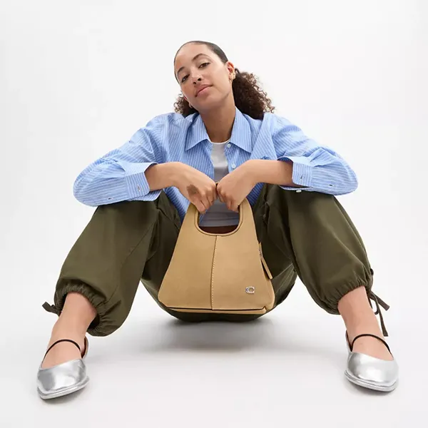 Túi Xách Tay Nữ Coach Lana 23 Shoulder Bag CR674 LHNM5 Màu Nâu Nhạt