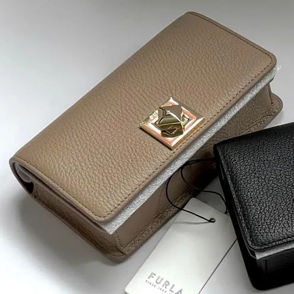 Ví Nữ Furla Paloma Wallet On Chain Bag Màu Be
