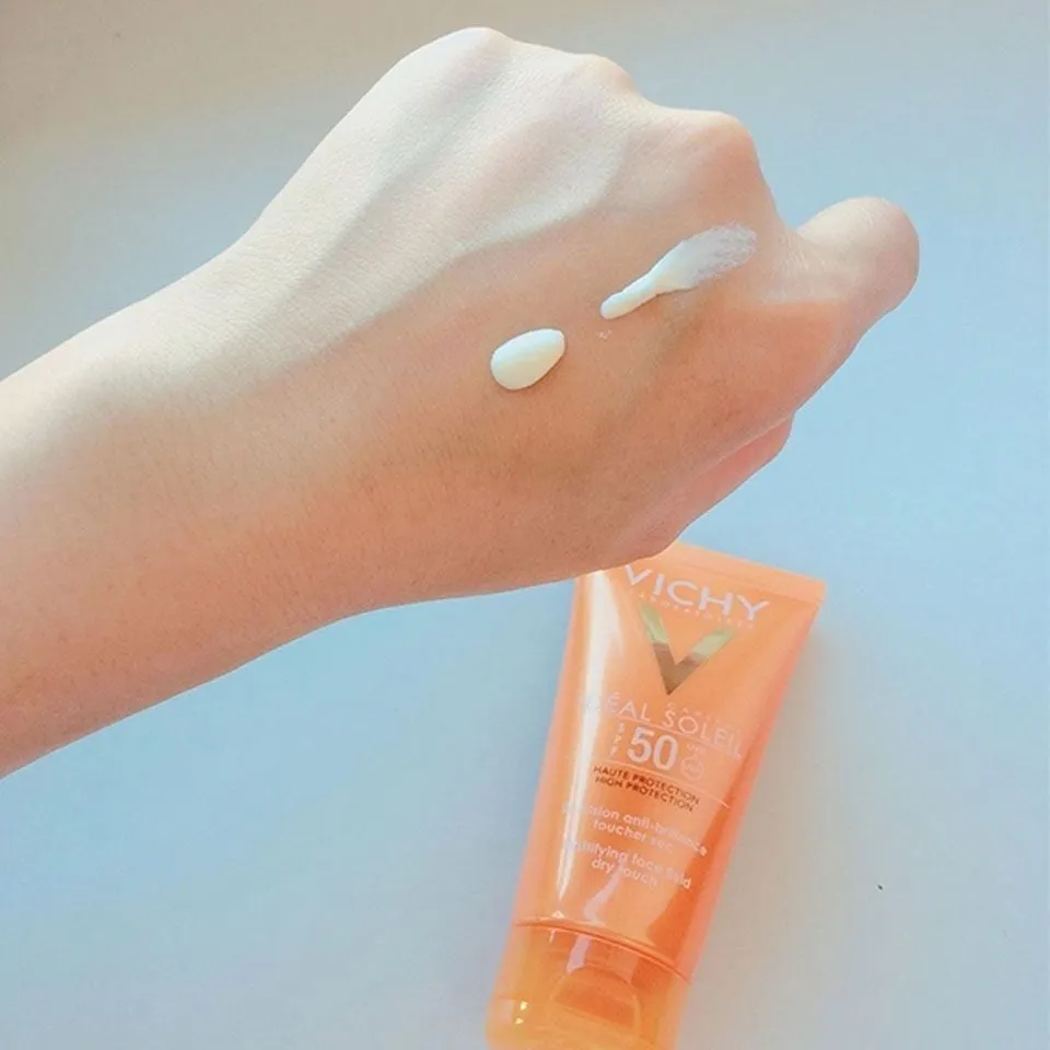 Kem chống nắng cao cấp Vichy Capital Soleil Dry Touch SPF50