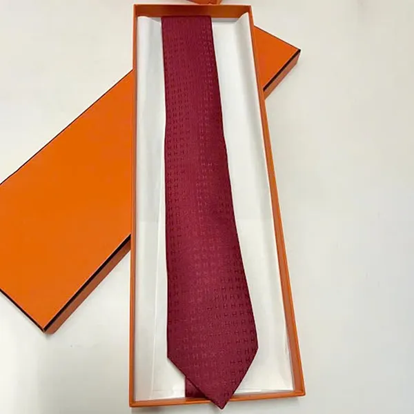 Cà Vạt Hermès Raisin Faconnee H Silk Tie Màu Đỏ