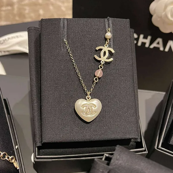 Dây Chuyền Nữ Chanel 21B Heart Pearl Crystal CC Logo Necklace Phối Màu