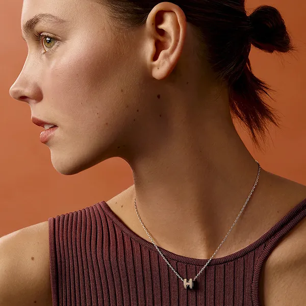 Dây Chuyền Nữ Hermès Mini Pop H Pendant Marron Glacé Màu Bạc