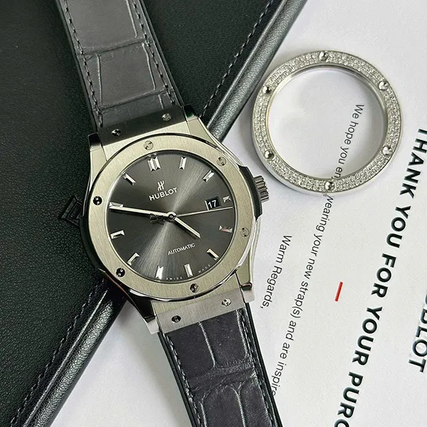Đồng Hồ Nam Hublot Classic Fusion Titanium 42mm 511.NX.7071.LR Màu Xám (Brand New Fresh Date T4/2025)