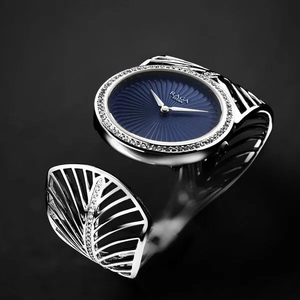 Đồng Hồ Nữ Titan Raga Silver Quartz Analog Blue Dial 95221VM01 Màu Bạc Phối Xanh