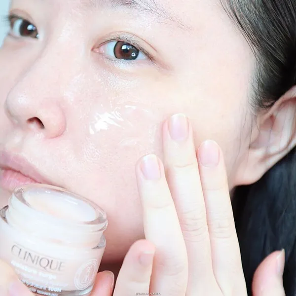 Kem Dưỡng Da Clinique Moisture Surge 100h Auto-Replenishing Hydrator 75ml