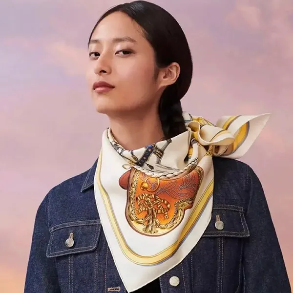 Khăn Nữ Hermès Carre 90 Scarf Grand Apparat Scarves Wraps Màu Kem Họa Tiết