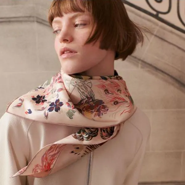 Khăn Nữ Hermès Emile's Night Carre 90 Scarf Màu Hồng Họa Tiết