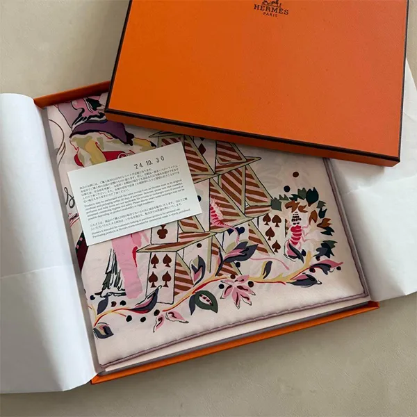 Khăn Nữ Hermès Emile's Night Carre 90 Scarf Màu Hồng Họa Tiết