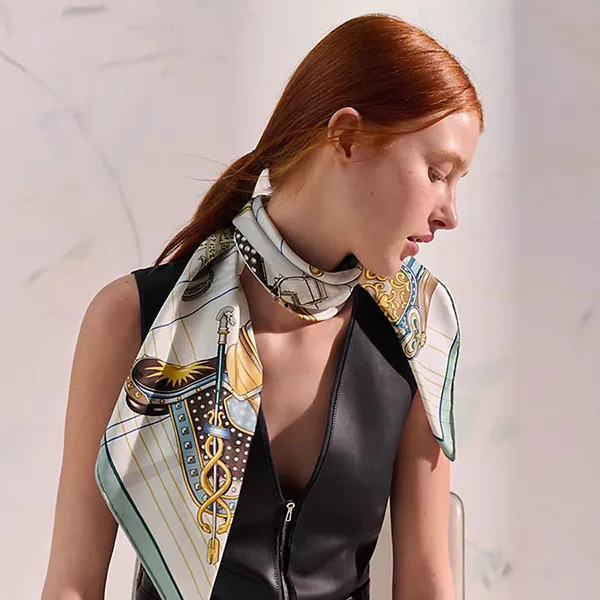 Khăn Nữ Hermès Tous En Selle Scarf 90 Gris Bleuté/ Blanc/ Beige Doré Màu Kem Xanh - Thời trang - Vua Hàng Hiệu