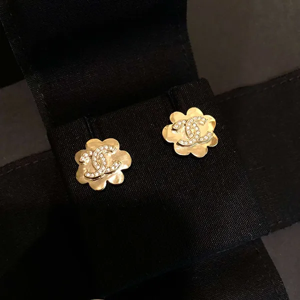 Khuyên Tai Nữ Chanel Earrings Gold Màu Vàng