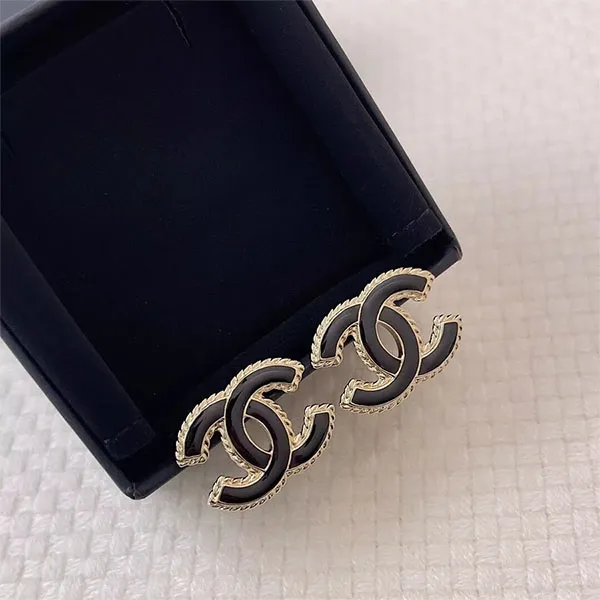 Khuyên Tai Nữ Chanel Turn Lock Gold Frame Black Light Gold Earrings Màu Đen - Vàng