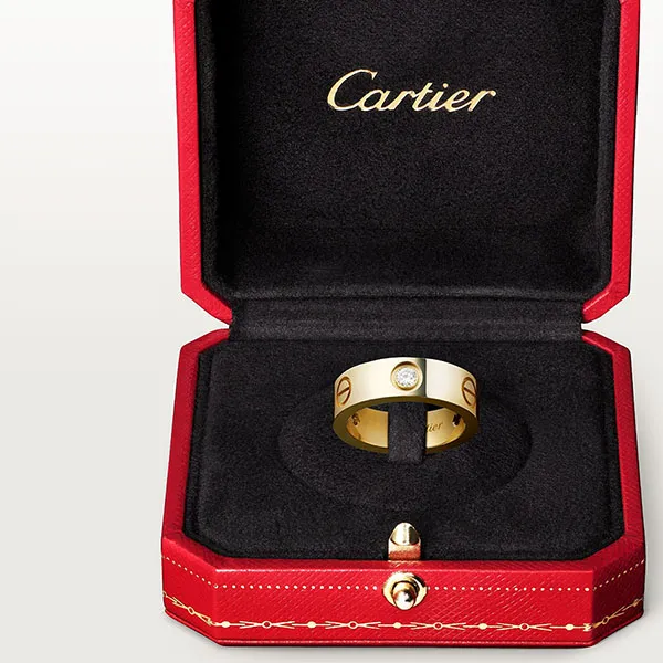 Nhẫn Cartier Love Ring, Classic Model, 3 Diamonds B4032400 Màu Vàng N-LKT