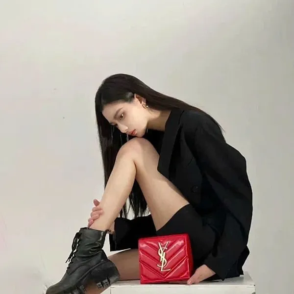 Set Nước Hoa, Mỹ Phẩm Và Túi Xách Nữ Yves Saint Laurent YSL Set 5 Món