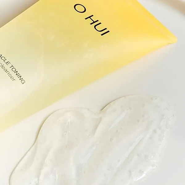 Sữa Rửa Mặt Dạng Gel Ohui Miracle Toning Jelly Cleanser 180ml