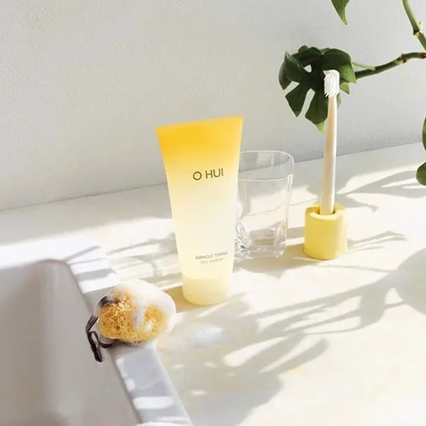 Sữa Rửa Mặt Dạng Gel Ohui Miracle Toning Jelly Cleanser 180ml