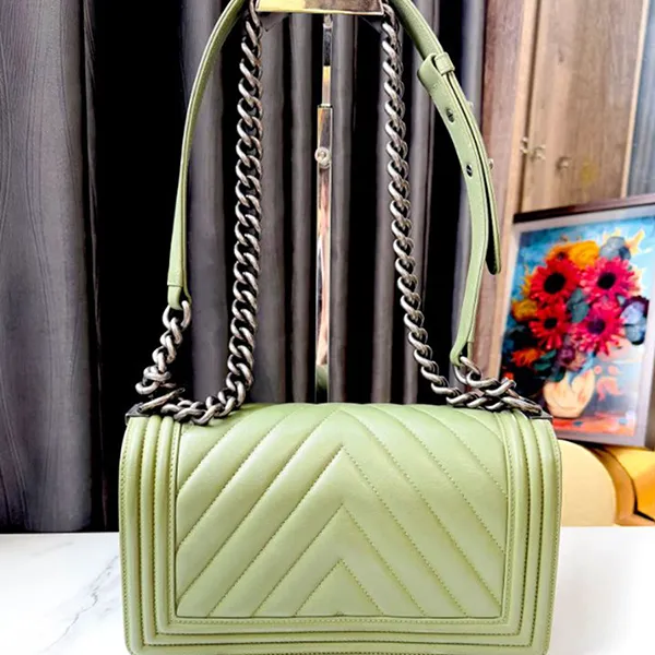 Túi Đeo Chéo Nữ Chanel Iridescent Lambskin Chevron Quilted Medium Boy Flap Green Màu Xanh - Túi xách - Vua Hàng Hiệu