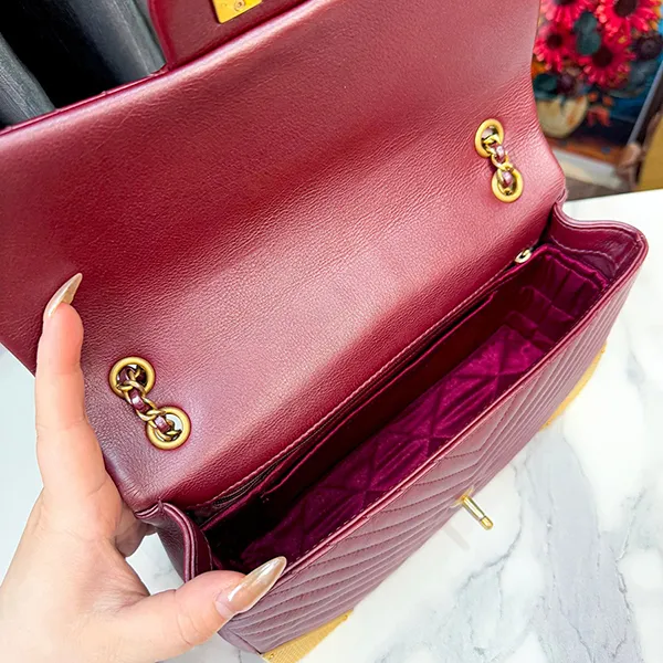 Túi Đeo Chéo Nữ Chanel Red Calfskin Chevron Quilted Rock The Corner Flap Bag Màu Đỏ Vàng - Túi xách - Vua Hàng Hiệu