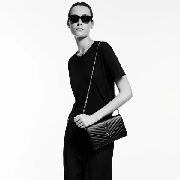 Túi Đeo Chéo Nữ Yves Saint Laurent YSL Cassandre 377828 BOW02 1000 Màu Đen Size 23