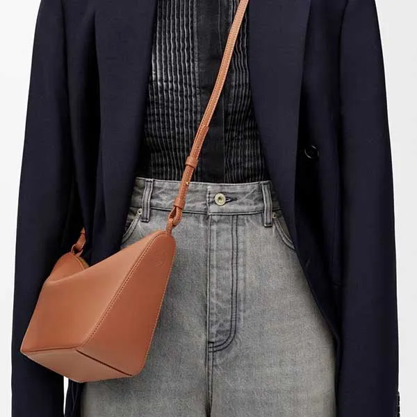 Túi Đeo Vai Loewe Mini Hammock Hobo In Classic Calfskin Màu Nâu - Túi xách - Vua Hàng Hiệu