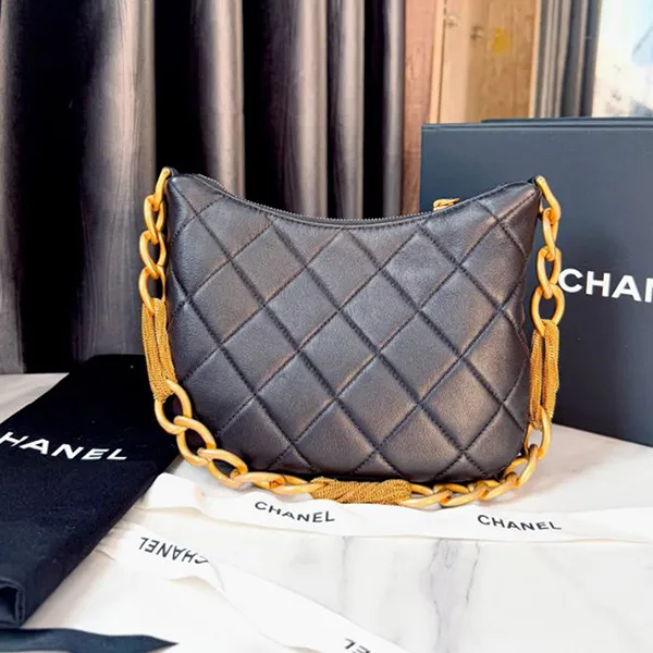 Túi Đeo Vai Nữ Chanel Diamond Cowhide Leather Chain Buckle Shoulder Bag Gold/ Black Màu Đen