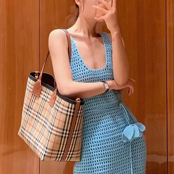 Túi Tote Nữ Burberry Medium London Bag Màu Be Kẻ (Kèm Ví) - Túi xách - Vua Hàng Hiệu