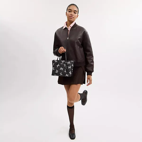 Túi Tote Nữ Coach Mollie Tote Bag 25 With Bow Print CY648 Màu Đen