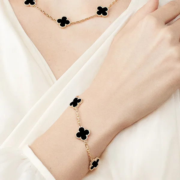 Vòng Đeo Tay Nữ Van Cleef & Arpels Vintage Alhambra Bracelet 18k Yellow Gold Màu Đen Vàng