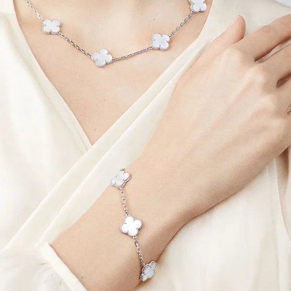 Vòng Đeo Tay Nữ Van Cleef & Arpels Vintage Alhambra Bracelet, 5 Motifs VCARF48400 Màu Trắng - Trang sức - Vua Hàng Hiệu