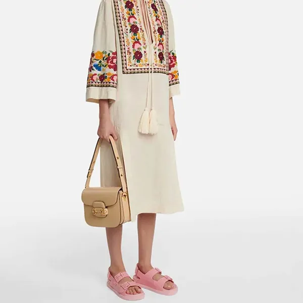 Dép Sandal Nữ Gucci Isla Buckled Rubber Màu Hồng Size 36