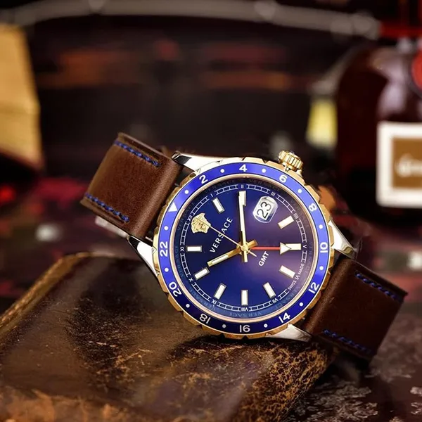 Đồng Hồ Nam Versace Hellenyium GMT Blue Dial Men's Watch V11080017 Màu Nâu/Xanh