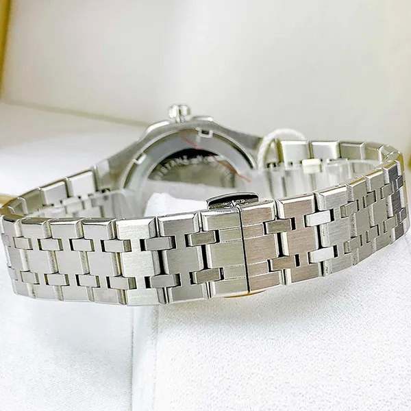 Đồng Hồ Nữ Carnival Watch 8160L-VT-D Màu Bạc - Đen