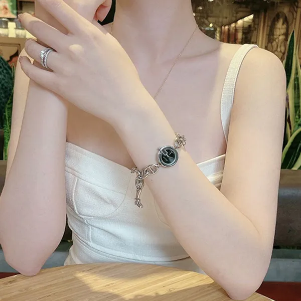 Đồng Hồ Nữ Gucci G Charm Watch Màu Bạc/Đen